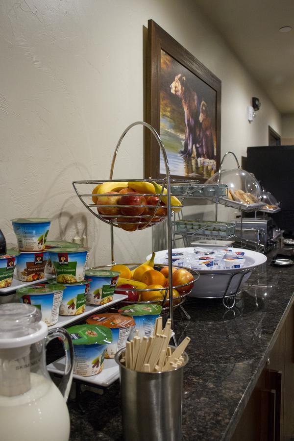 Hotel Cedar Creek & Conference Center 4*