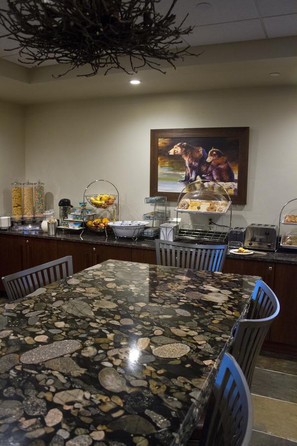 Cedar Creek & Conference Center Hotel 4*